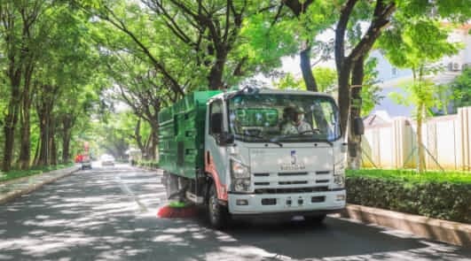 cleaning truck